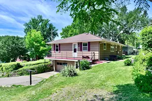 604 Hawthorn St, Red Wing, MN 55066 - Photo 2