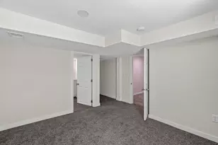 771 Aurora Ave, Saint Paul, MN 55104 - Photo 30