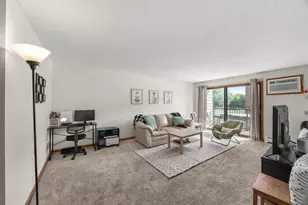 4 Pine Tree Dr, Arden Hills, MN 55112 - Photo 2