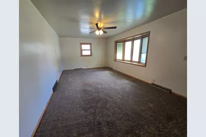 1106 6th Avenue SW, Pipestone, MN 56164 - Photo 10