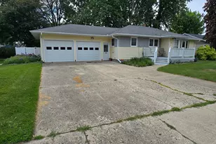 1106 6th Ave SW, Pipestone, MN 56164 - Photo 1