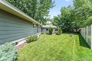 531 Locust St, Chaska, MN 55318 - Photo 22
