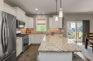 9231 Lighthouse Ln, Woodbury, MN 55129 - Photo 16