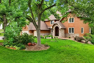 12093 Gantry Ln, Apple Valley, MN 55124 - Photo 2