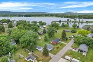 333 W 19th St, Buffalo City, WI 54622 - Photo 2