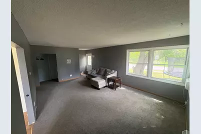 2835 8th Avenue E, Hibbing, MN 55746 - Photo 2