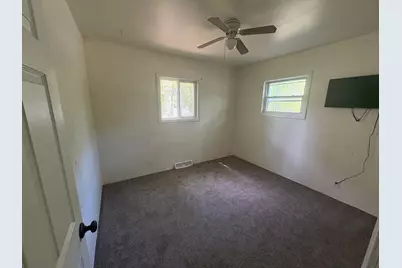 2835 8th Avenue E, Hibbing, MN 55746 - Photo 8