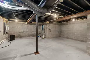 2434 Irving Ave N, Minneapolis, MN 55411 - Photo 46