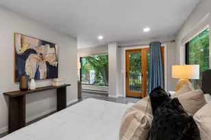 2434 Irving Ave N, Minneapolis, MN 55411 - Photo 30