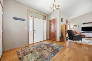 4724 Lavonne Ct S, Fargo, ND 58104 - Photo 4