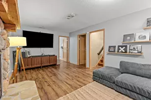 7611 Paulsen Dr, Eden Prairie, MN 55346 - Photo 28