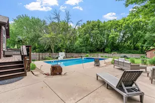 7611 Paulsen Dr, Eden Prairie, MN 55346 - Photo 42