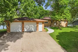 2121 Country Club Dr NE, Willmar, MN 56201 - Photo 2