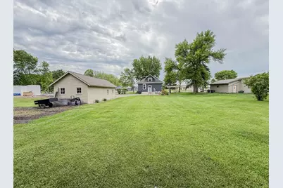 1316 W Fairview Avenue, Olivia, MN 56277 - Photo 46
