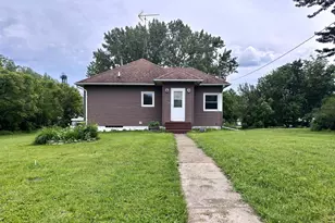 301 W 3rd St, Sherburn, MN 56171 - Photo 1