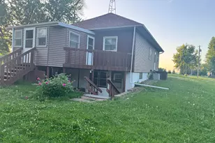 301 W 3rd St, Sherburn, MN 56171 - Photo 2