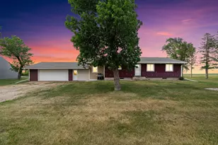 2137 50th Ave, Jasper, MN 56144 - Photo 2