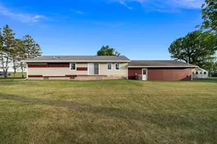 2137 50th Ave, Jasper, MN 56144 - Photo 6