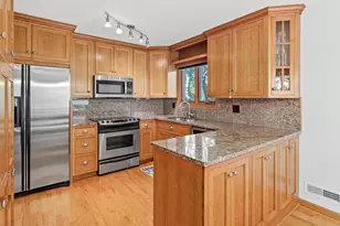 7816 W 103rd St, Bloomington, MN 55438 - Photo 10