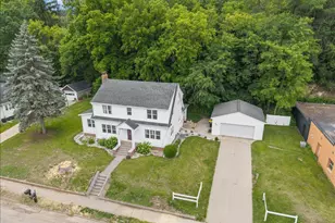 398 E Wall St, Ellsworth, WI 54011 - Photo 34
