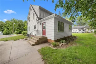 398 E Wall St, Ellsworth, WI 54011 - Photo 8