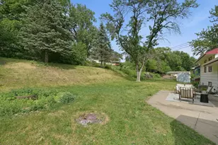 7944 Hillside Trail S, Cottage Grove, MN 55016 - Photo 8