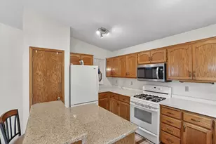 13806 Zarthan Ct, Savage, MN 55378 - Photo 10