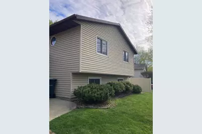 619 Chalet Drive NW, Rochester, MN 55901 - Photo 2