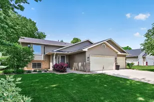 9850 Wynstone Dr, Woodbury, MN 55125 - Photo 1