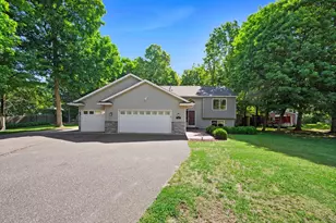 842 Colby St, Taylors Falls, MN 55084 - Photo 2