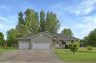 655 6th St NW, Richmond, MN 56368 - Photo 1