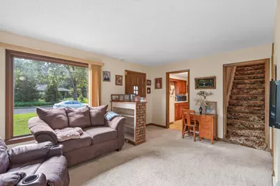 4921 Zenith Avenue N, Brooklyn Center, MN 55429 - Photo 6