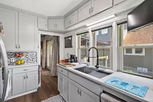 2821 Knox Ave N, Minneapolis, MN 55411 - Photo 10