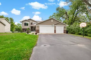 1896 Adele St, Maplewood, MN 55109 - Photo 2