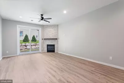 406 Kottke Court SE, Hutchinson, MN 55350 - Photo 6