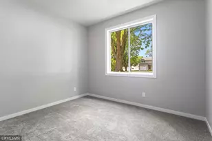 406 Kottke Ct SE, Hutchinson, MN 55350 - Photo 12
