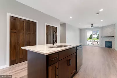 406 Kottke Court SE, Hutchinson, MN 55350 - Photo 4