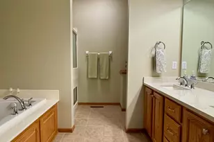 4711 Walnut Grove Ln N, Plymouth, MN 55446 - Photo 26