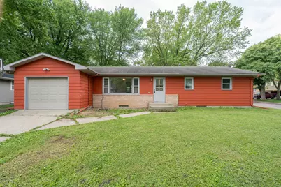 395 W Minnesota Street, Le Center, MN 56057 - Photo 1