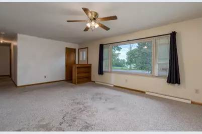 395 W Minnesota Street, Le Center, MN 56057 - Photo 4
