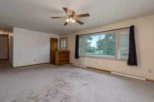 395 W Minnesota St, Le Center, MN 56057 - Photo 4