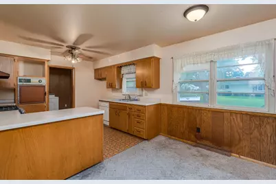 395 W Minnesota Street, Le Center, MN 56057 - Photo 8