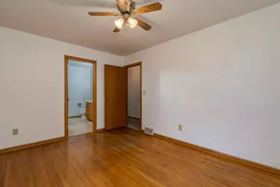 395 W Minnesota Street, Le Center, MN 56057 - Photo 16