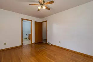 395 W Minnesota St, Le Center, MN 56057 - Photo 16
