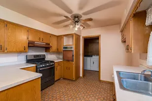 395 W Minnesota St, Le Center, MN 56057 - Photo 12
