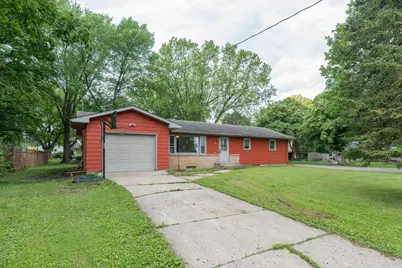 395 W Minnesota Street, Le Center, MN 56057 - Photo 2