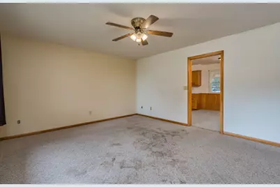 395 W Minnesota Street, Le Center, MN 56057 - Photo 6