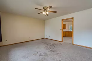 395 W Minnesota St, Le Center, MN 56057 - Photo 6