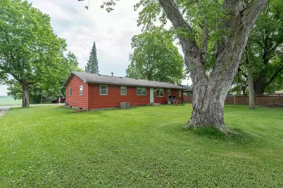 395 W Minnesota Street, Le Center, MN 56057 - Photo 30