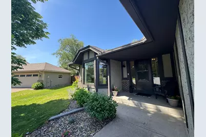 5551 Brickstone Court, Shoreview, MN 55126 - Photo 4